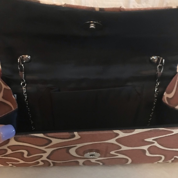 Animal Print Clutch with Chain Strap. - Picture 6 of 7